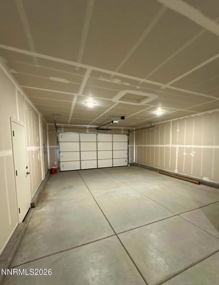 Building Photo - 7897 Willow Thicket Dr