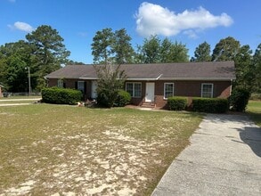 Building Photo - AVAILABLE NOW – 3 Bedroom / 2 Bathroom Duplex in Elgin!