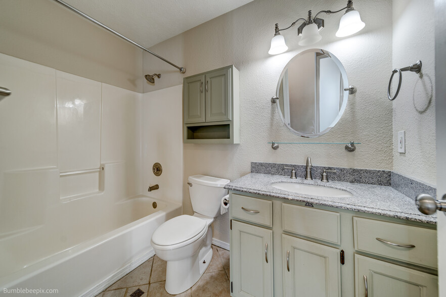 Bathroom - 5804 N Silver Pine Ct