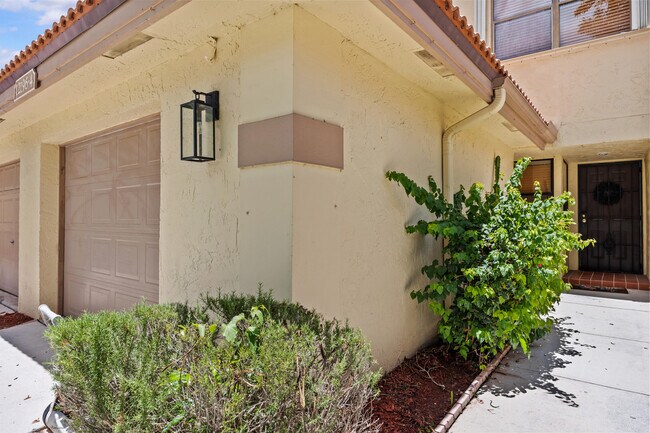 Building Photo - 12196 Sag Harbor Ct