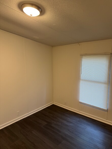 Building Photo - 2610 Crane Ln