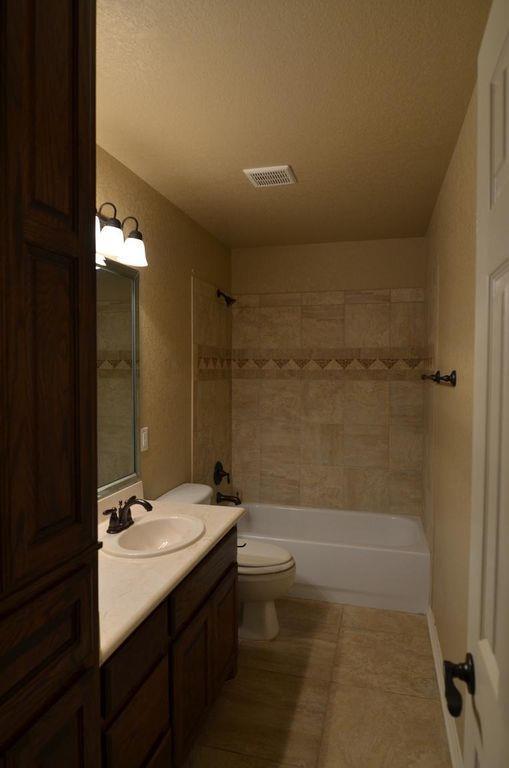 Building Photo - 4916 Sarah's Way