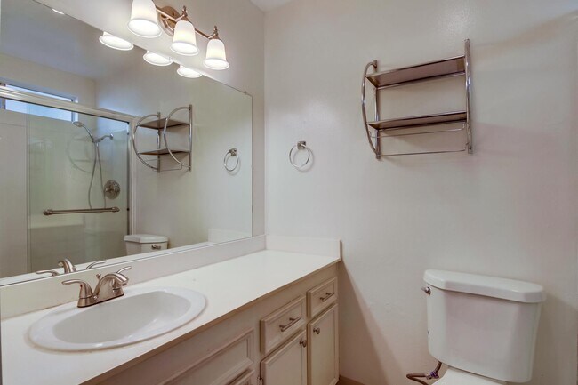 Building Photo - 3 Bed/ 2 Bath Clairemont Mesa