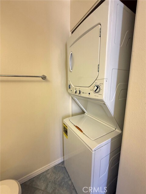 Building Photo - 222 S Central Ave