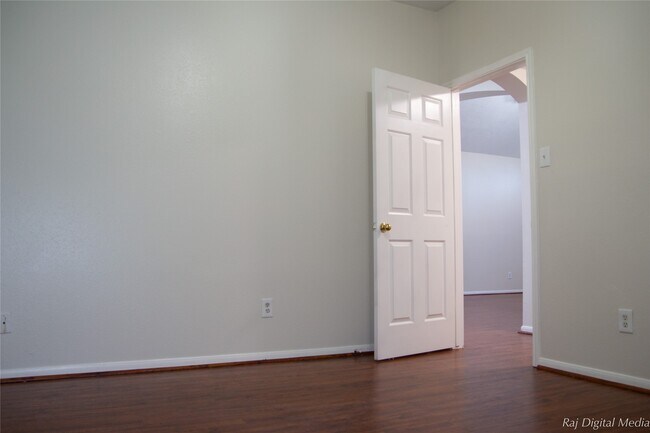 Building Photo - 4918 Pinder Ln