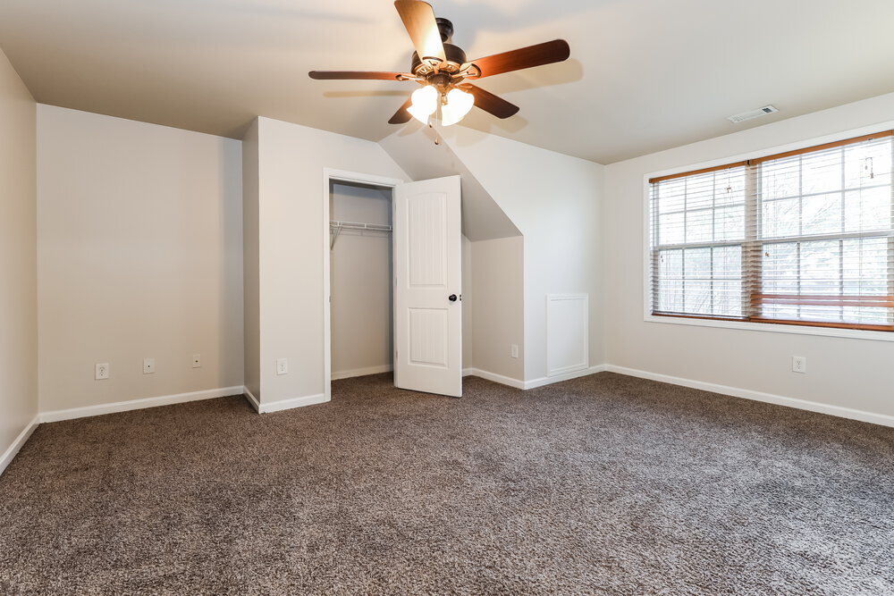 Building Photo - 267 Village Park Dr