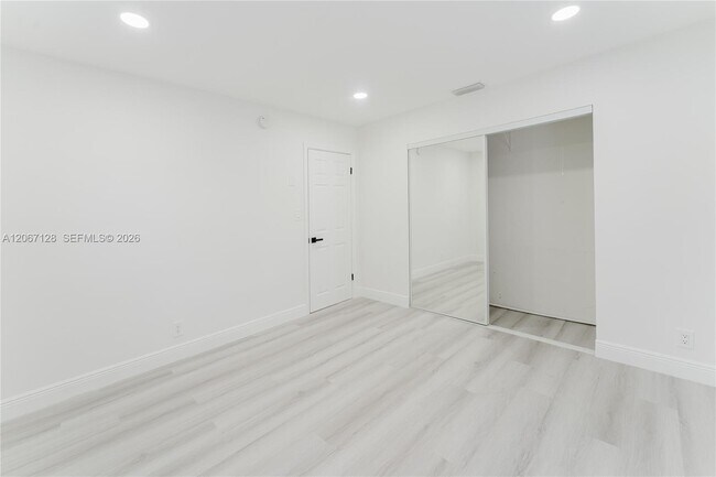 Building Photo - 481 NE 51st St