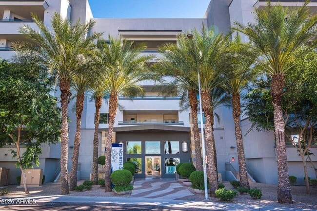 Building Photo - 945 E Playa Del Norte Dr