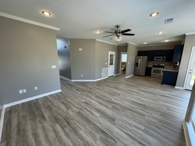 Building Photo - 3BR/2BA Home For Rent