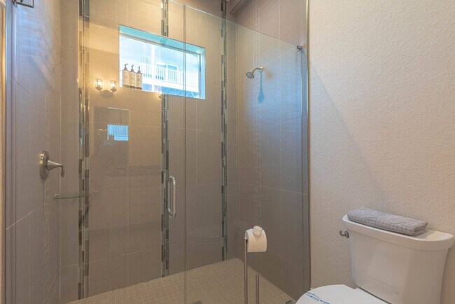 Building Photo - 36 Moody Dr