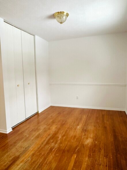 Building Photo - 1119 W 8th St