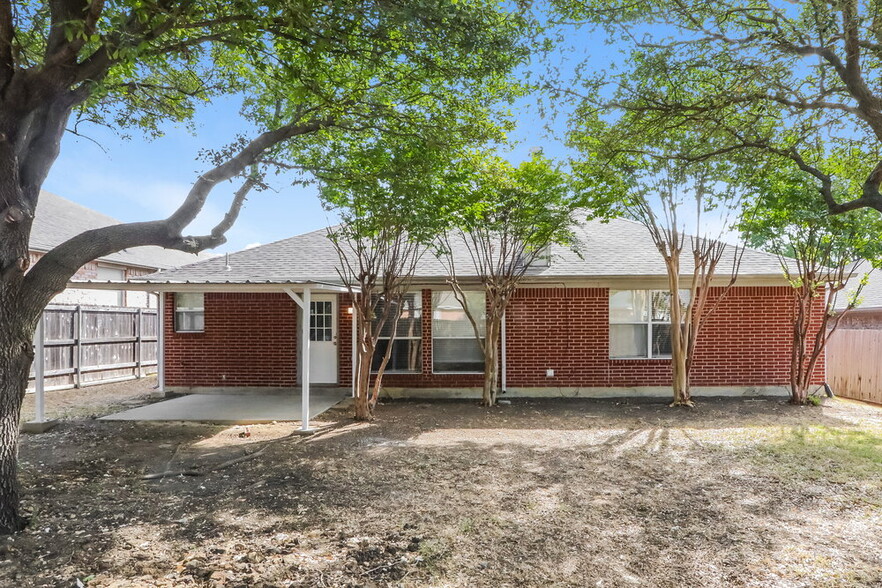 Building Photo - 1809 Clayton Dr