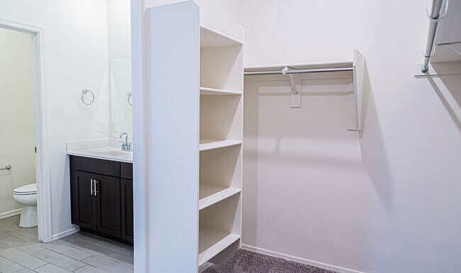 Building Photo - 10741 W Harrigan Dr