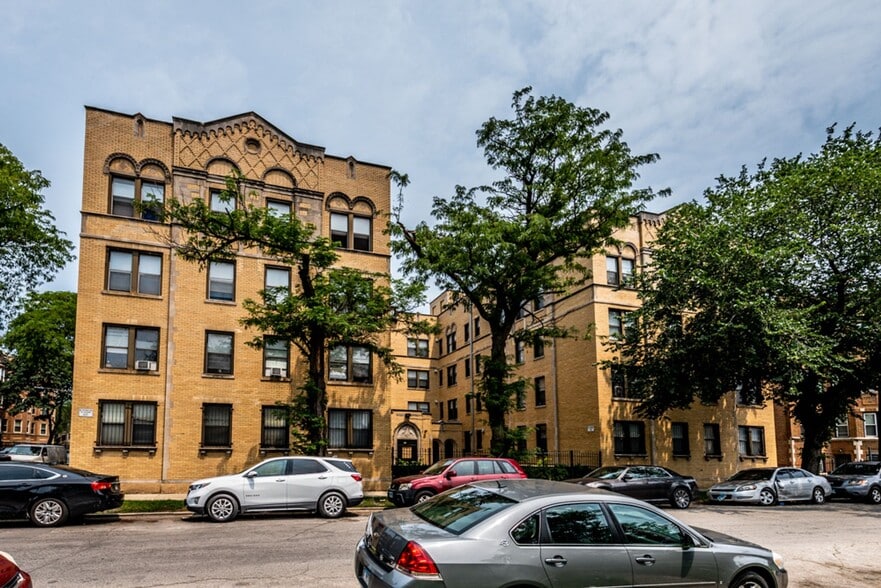 Building Photo - 1734 E 72nd St Chicago, IL 60649