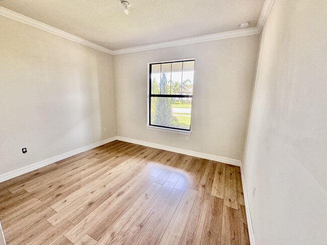 Building Photo - 8289 Vaulting Dr