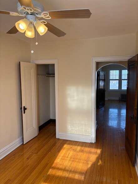 Building Photo - 33rd & Ridgeland Ave