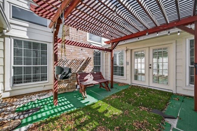 Building Photo - 11414 Meadow Lake Dr