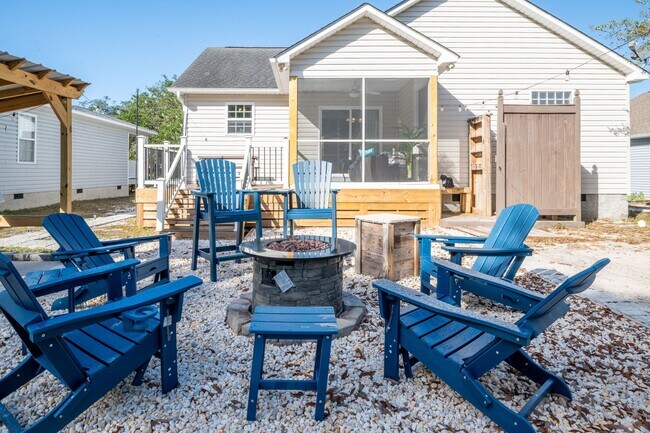 Building Photo - FURNISHED OFF-SEASON MONTHLY RENTAL