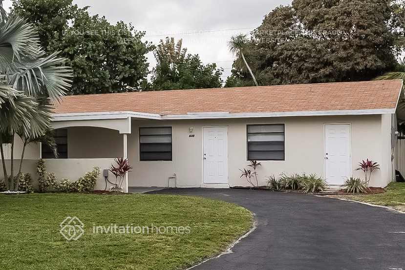 Building Photo - 636 Kingbird Cir