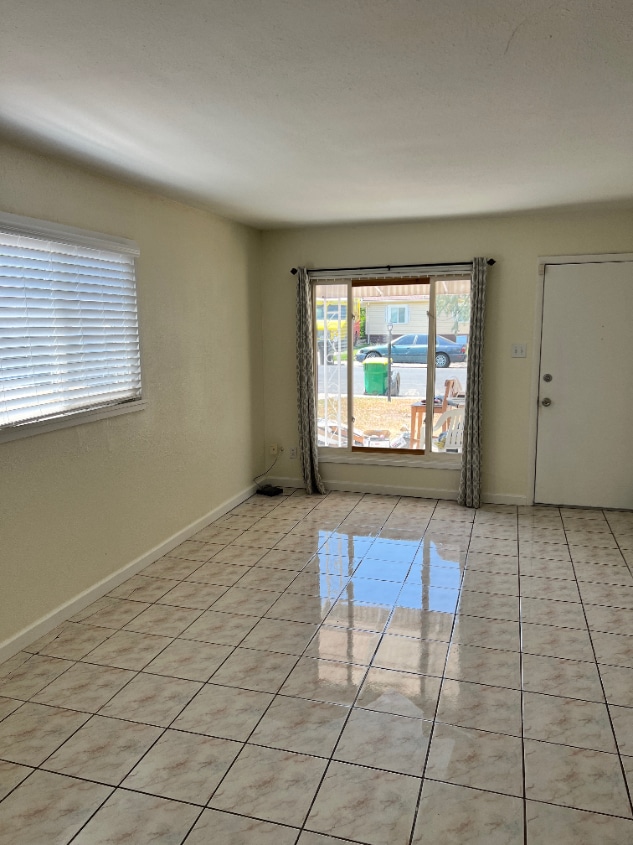 Building Photo - "Charming 3-Bed Retreat in Aurora!"