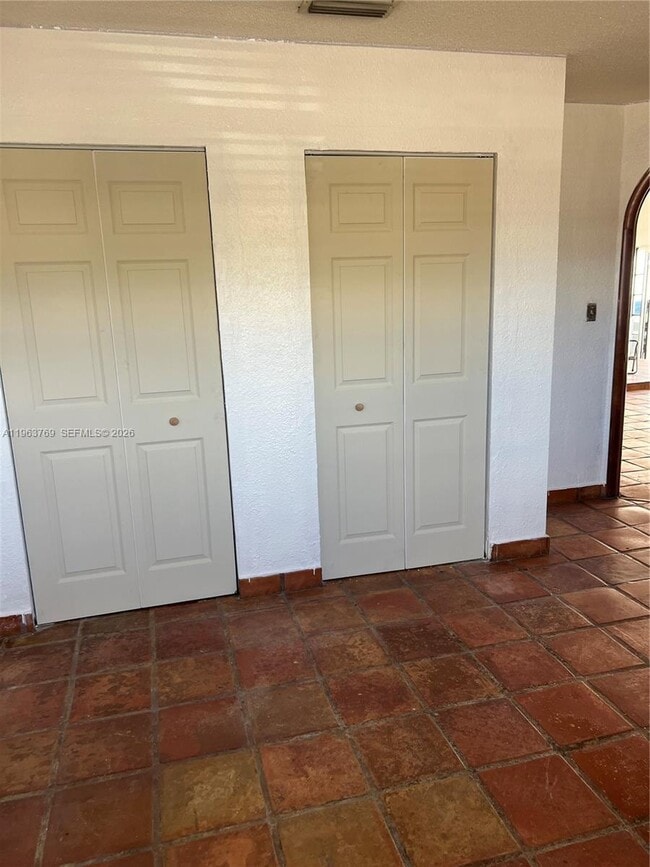 Building Photo - 2950 SW 135th Ave