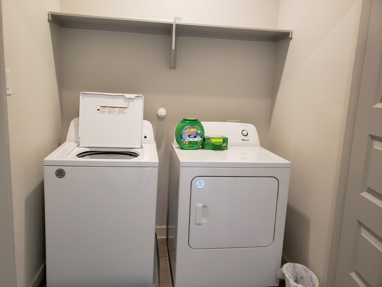 Washer/Dryer - 112 Lavonne Villa