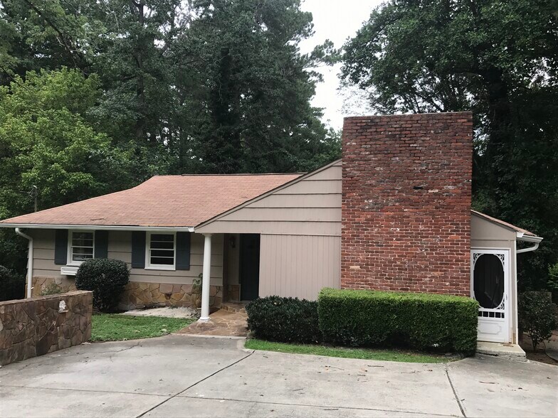 Building Photo - 633 Clairmont Cir