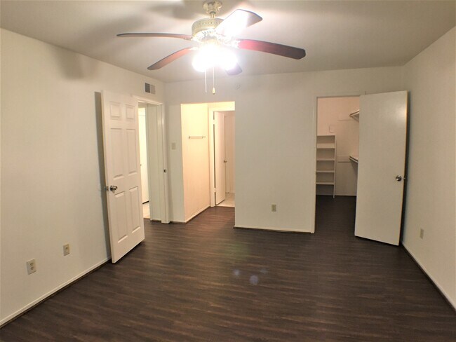 Ceiling fan at master - 8201 Richmond Ave