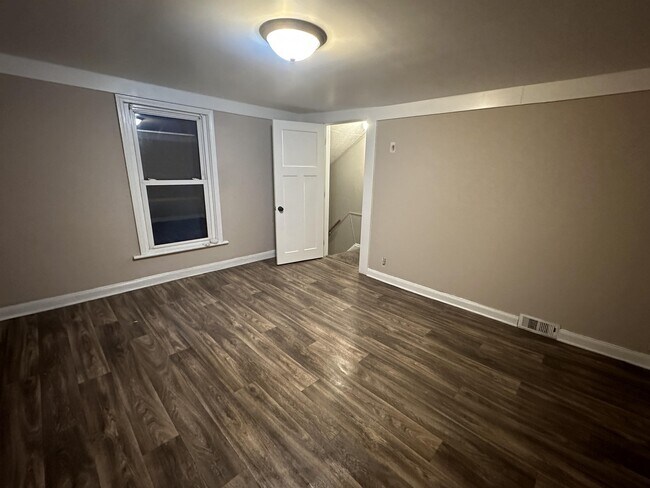 Building Photo - 419 Chestnut St