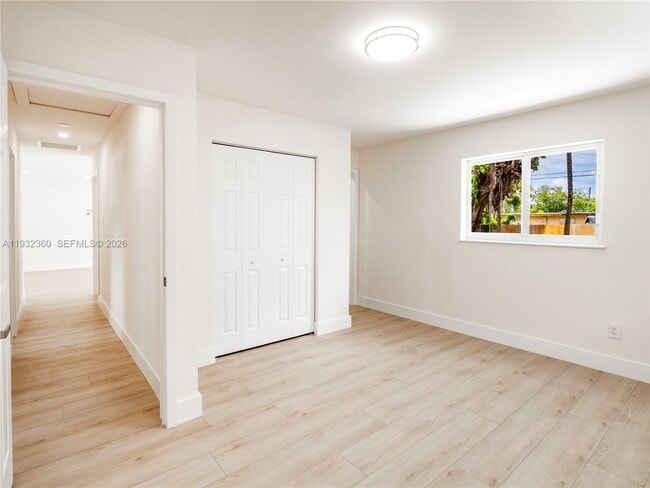 Building Photo - 254 SW 4th St