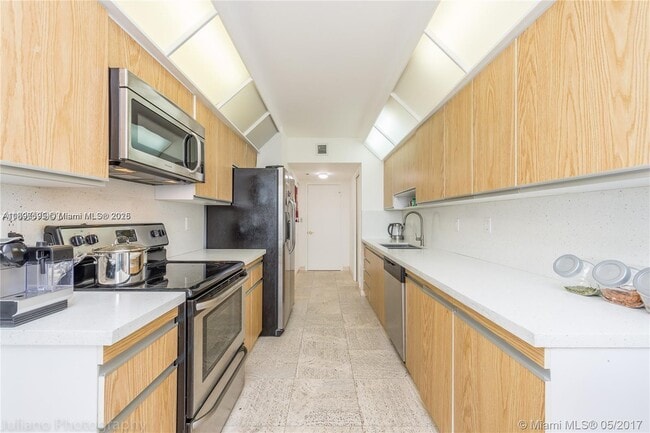 Building Photo - 19667 Turnberry Way