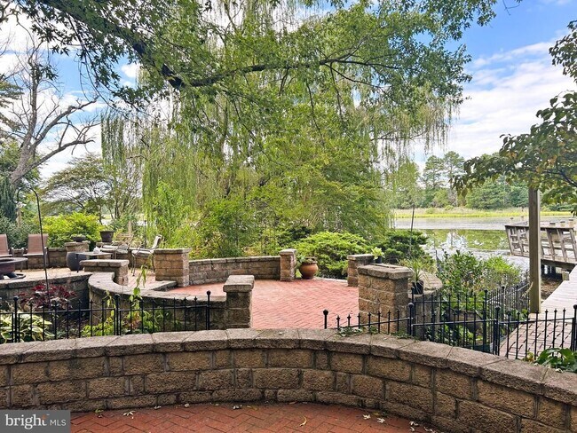 Building Photo - Potomac View