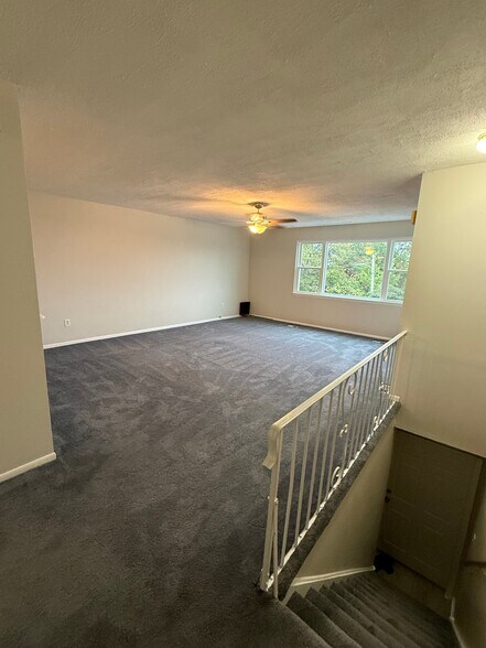 Building Photo - 3362 Fairdale Rd