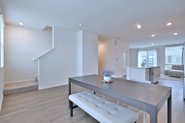 Building Photo - 332 Summit Cir