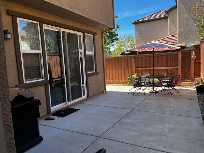 Building Photo - Great 4 Bedroom, 3 Bathroom 2100 sqft. Folsom Home for Lease