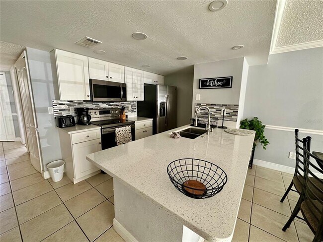 Building Photo - 5012 Laguna Bay Cir