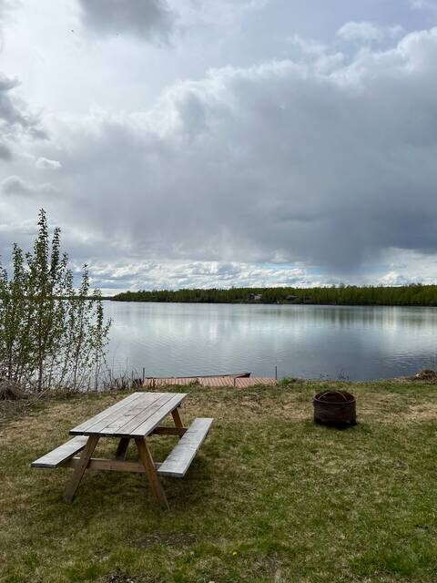 Building Photo - 530 S Lake St