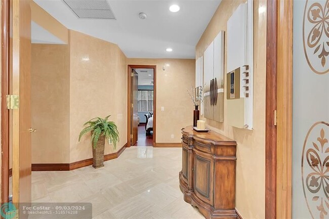 Building Photo - 4200 Coral Hills Dr