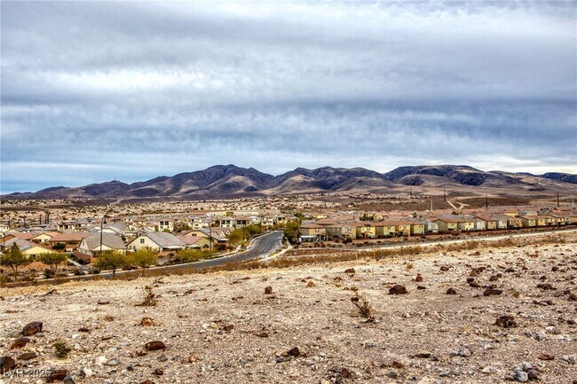 Building Photo - 2698 Frabiele St