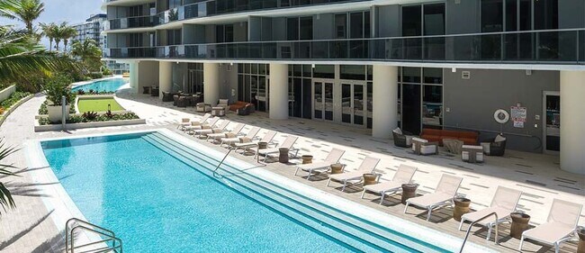 Building Photo - 488 NE 18th St