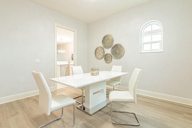 Building Photo - Seasonal Fully Furnished Home in Fiddler's Creek - AVAIL NOW-MAY