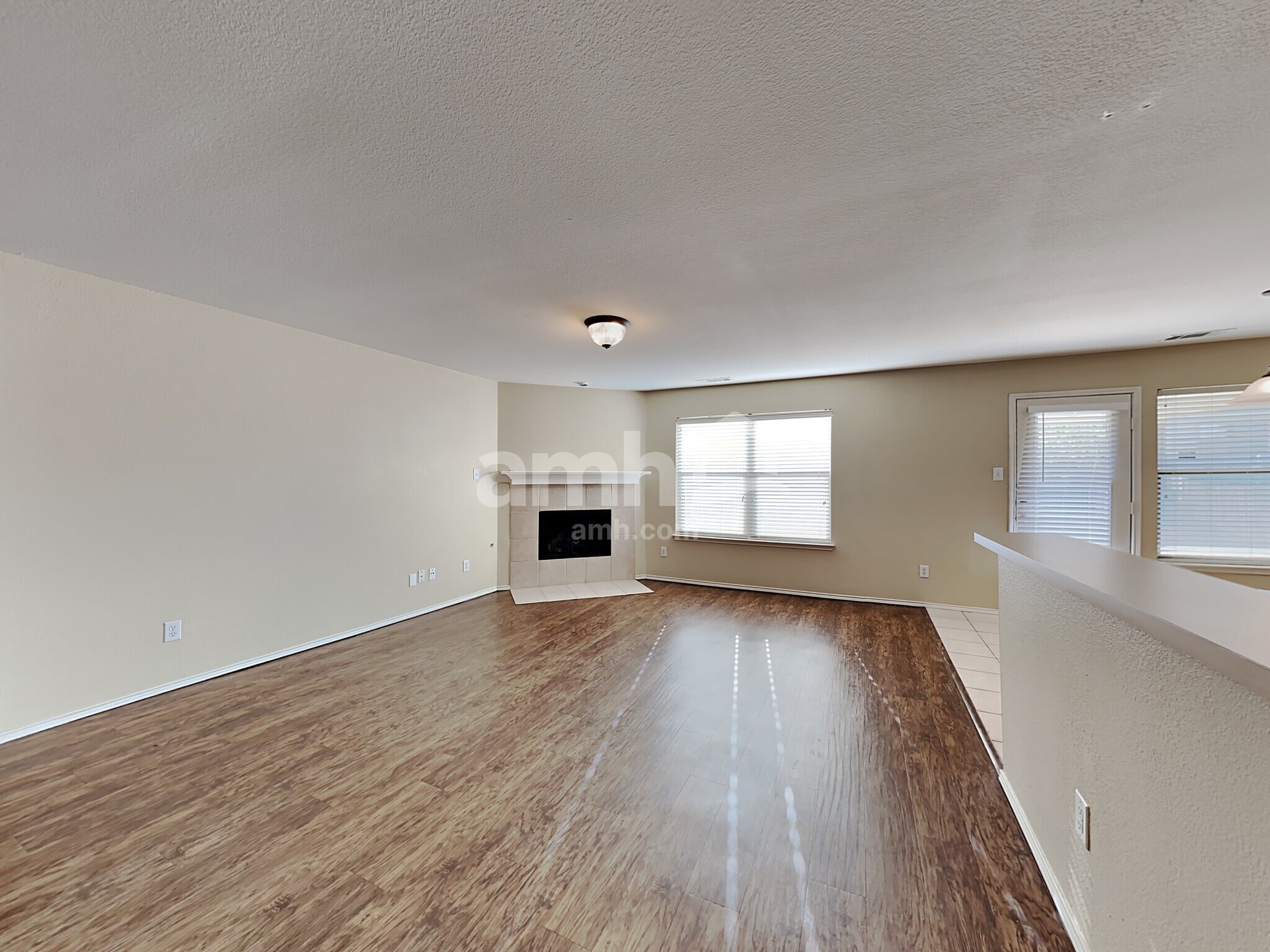 Building Photo - 7232 Lindentree Ln