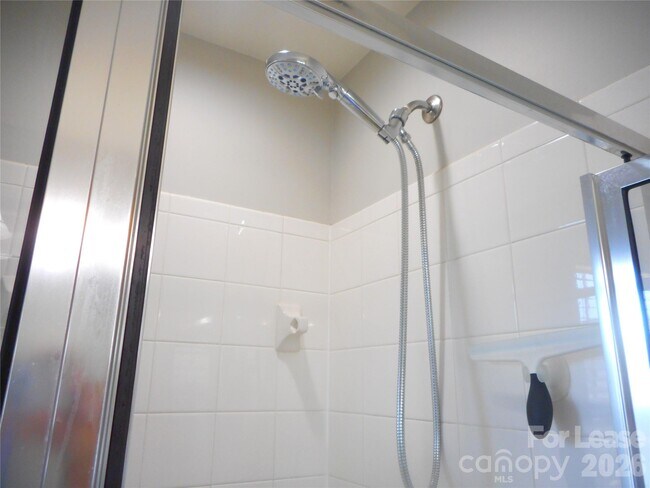 Building Photo - 1018 Fountainbrook Dr