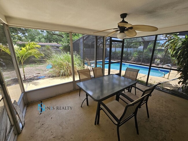 Building Photo - JUST REDUCED... must see beautiful 3/2 1071 Sq. Ft. with a POOL!! Gorgeous updated Kitchen & bath...