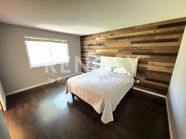 Building Photo - 7274 S Chase Way