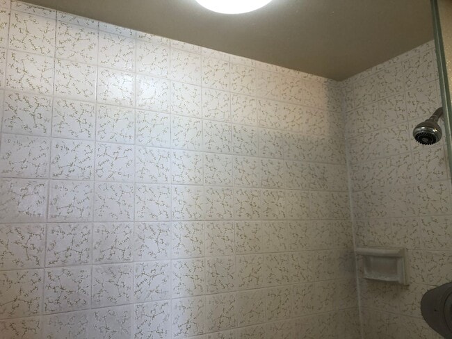 Building Photo - Century West 2 bedroom 2 bathroom 1 covere...