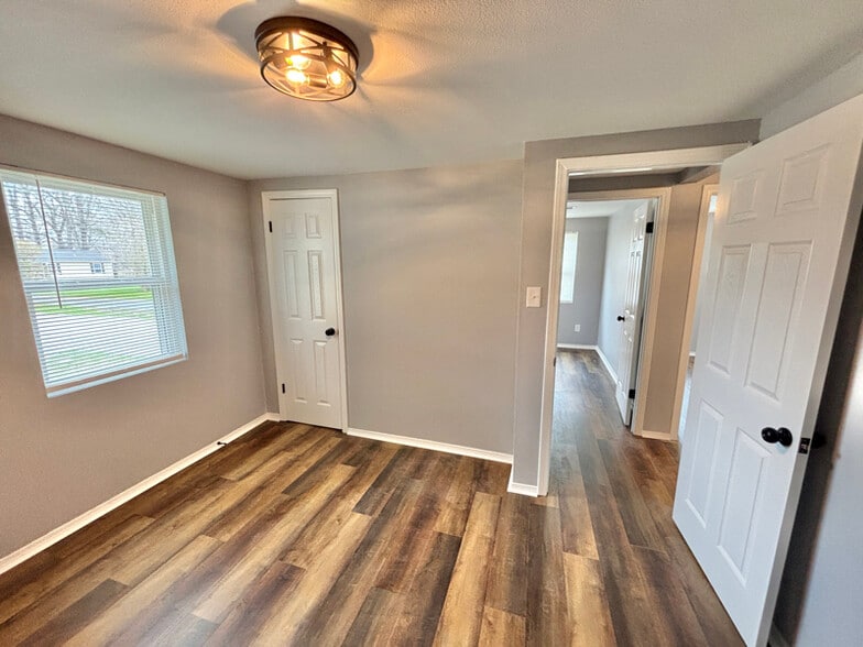 Building Photo - 6221 Jacksonville Cutoff Rd