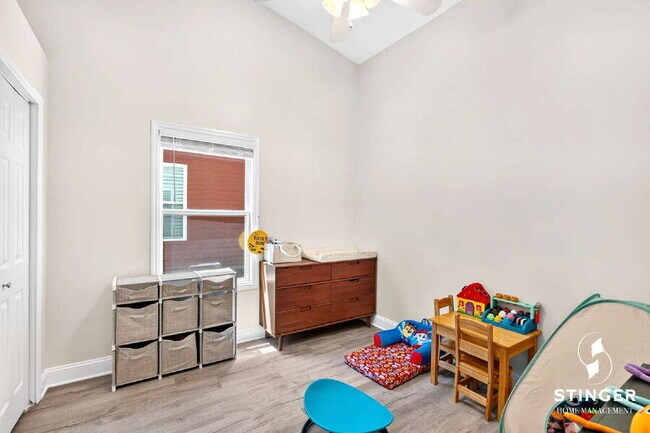 Building Photo - 13 Brindlewood Dr