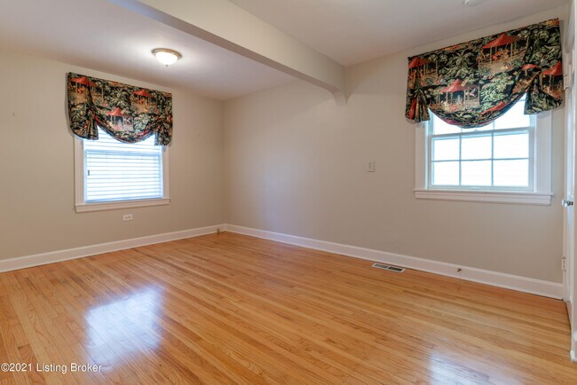 Building Photo - 4011 Hycliffe Ave