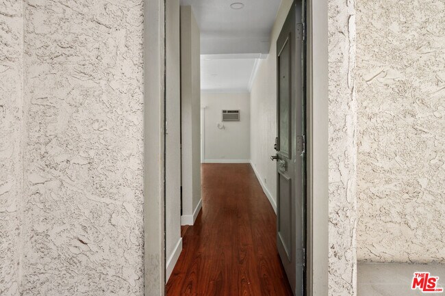 Building Photo - 1440 Veteran Ave